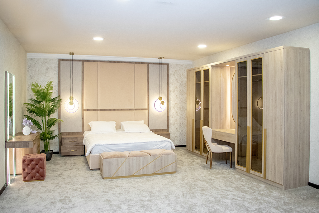 BED ROOM SET With Out Metrres
