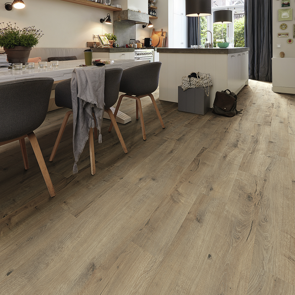 LC 55 FLOORING DECOR MEISTER CRACKED TERRA OAK 6439